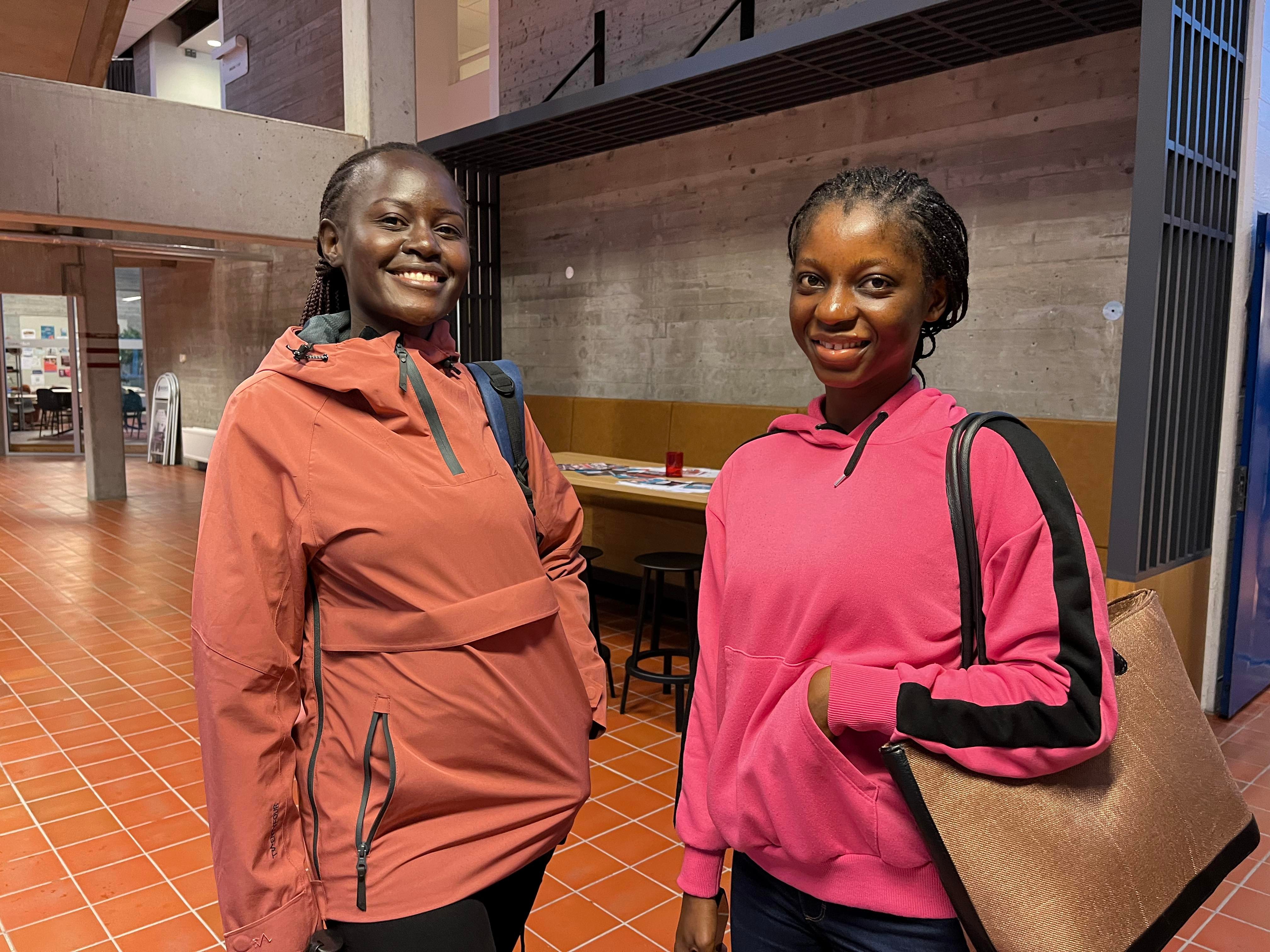 Students Dorcas Anyango og Bintu Aminiata Sisay