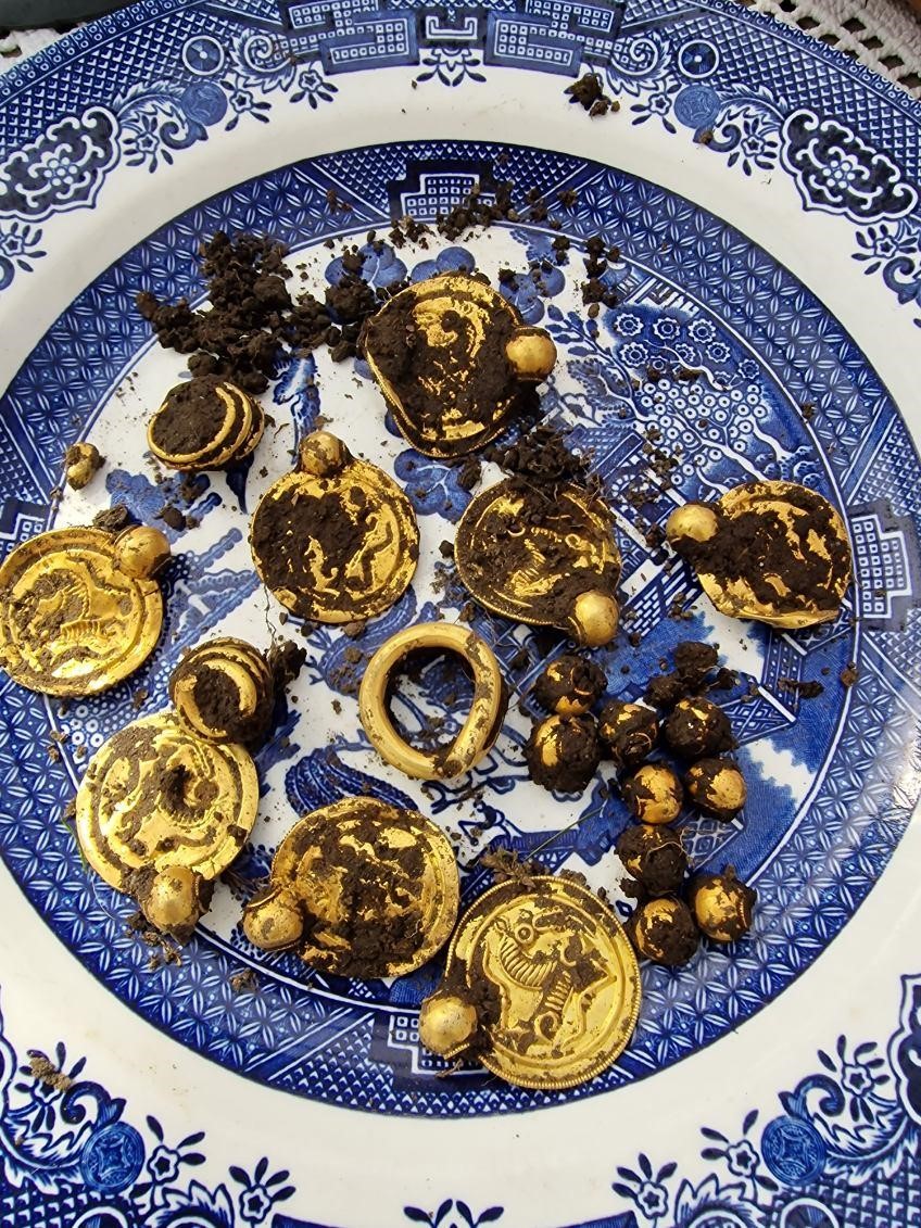 Gullskatten fra Rennesøy, bilde tatt av Erlend Bore