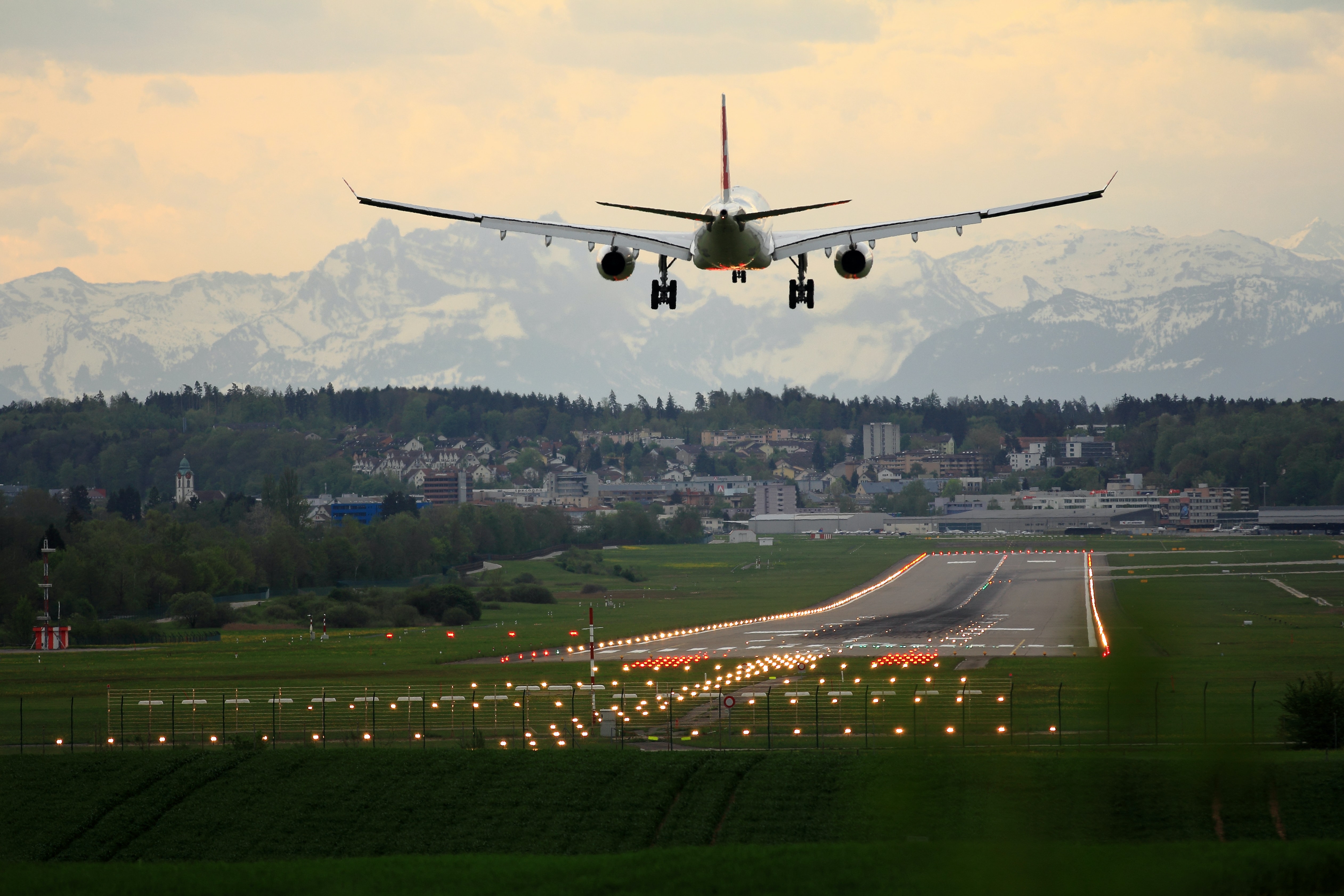 Aircraft Landing Pascal Meier