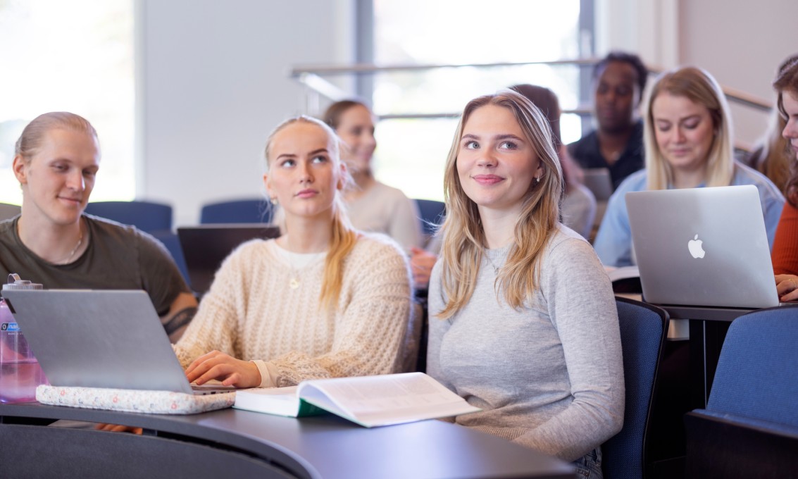 Hvorfor velge årsstudium i økonomi og ledelse?