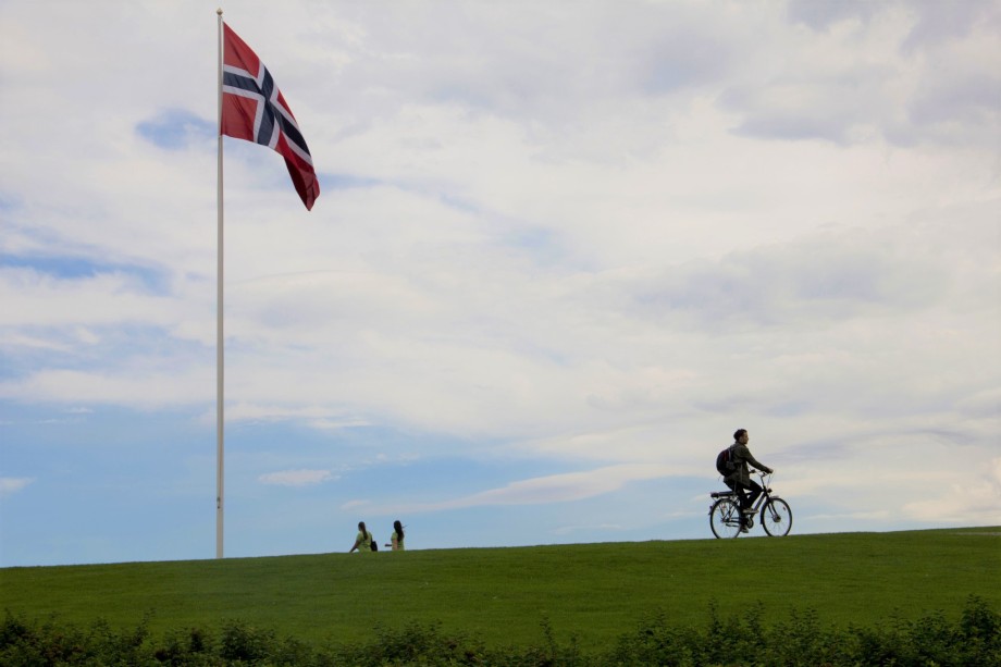 Illustrasjonsfoto historie fordypning, flagghøyden på campus